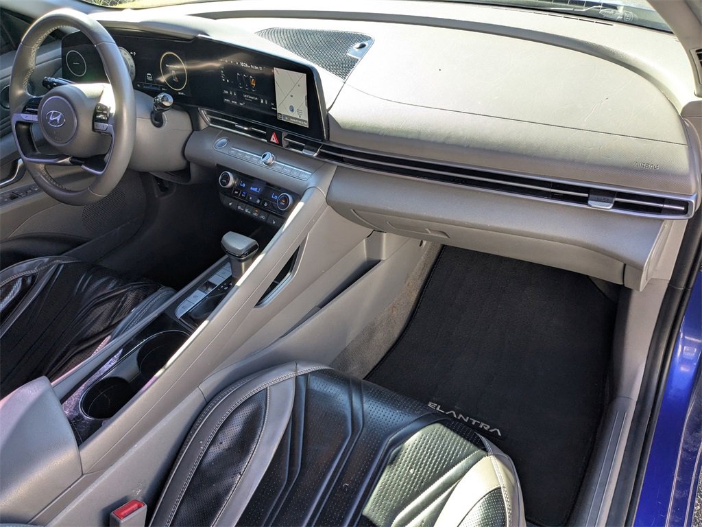 Used 2023 Hyundai Elantra SEL w/ Convenience Package image 21