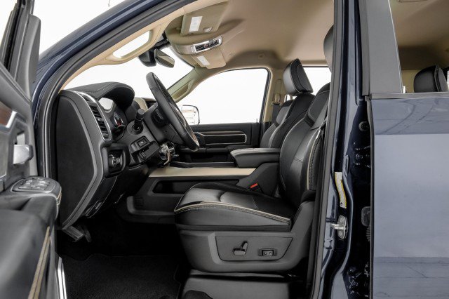 Used 2022 RAM 3500 Laramie AWD/4WD image 32