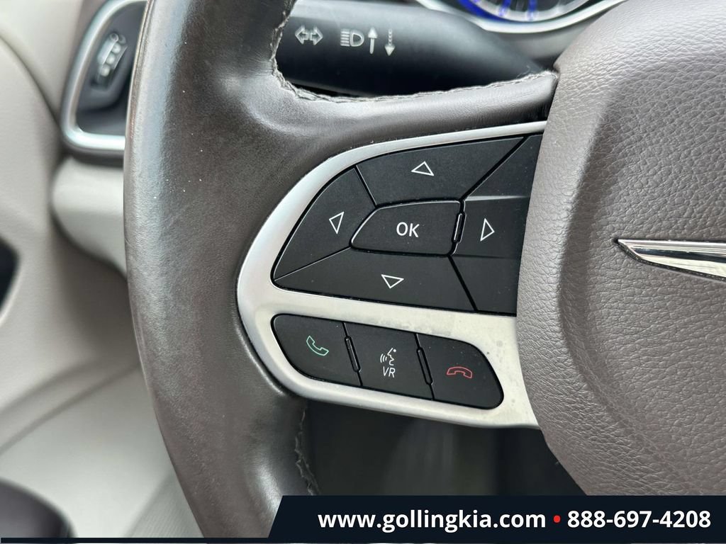 Used 2017 Chrysler Pacifica Touring-L Plus FWD image 20