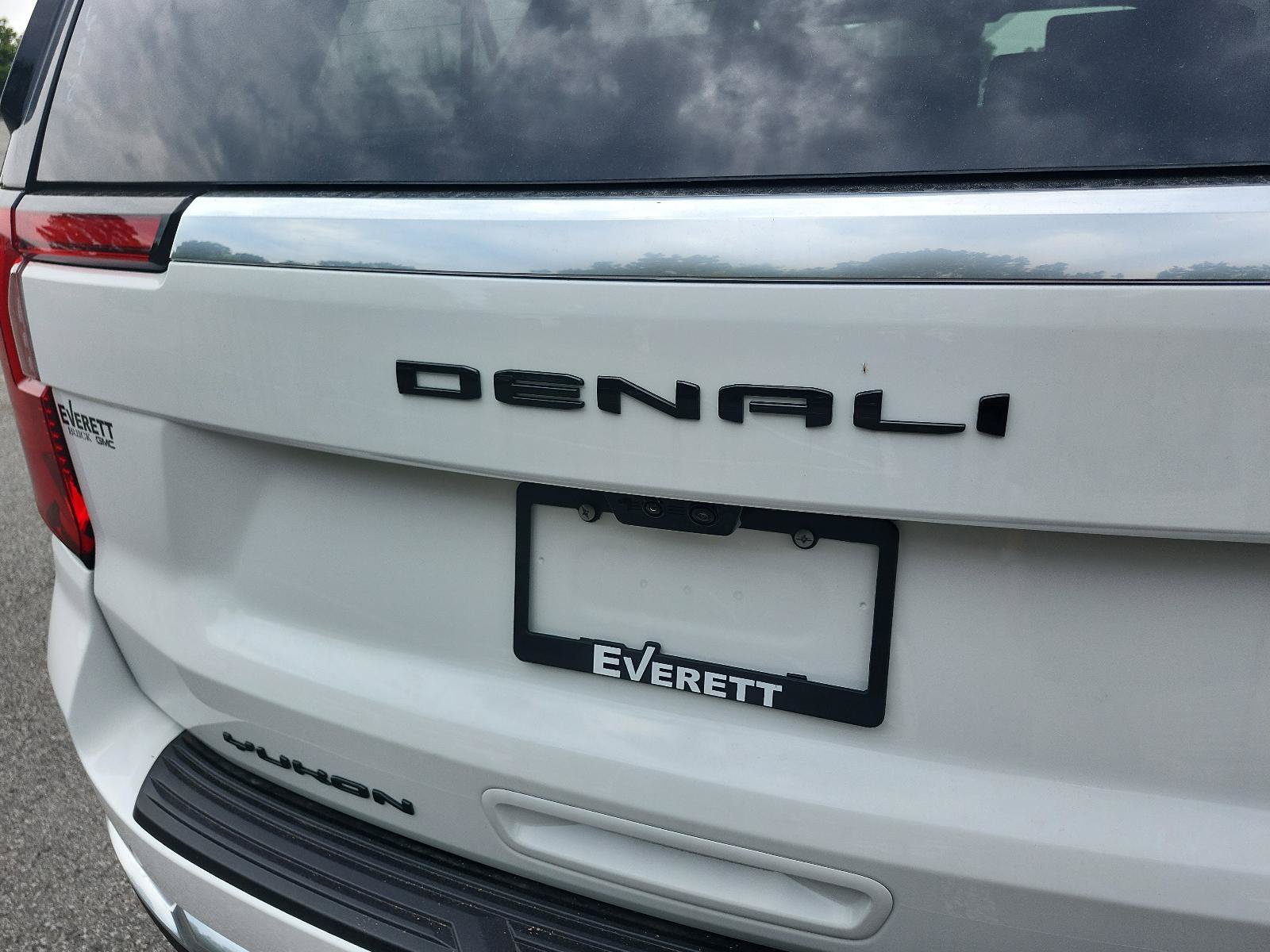 New 2026 GMC Yukon XL Denali w/ Denali Reserve Package AWD/4WD image 4