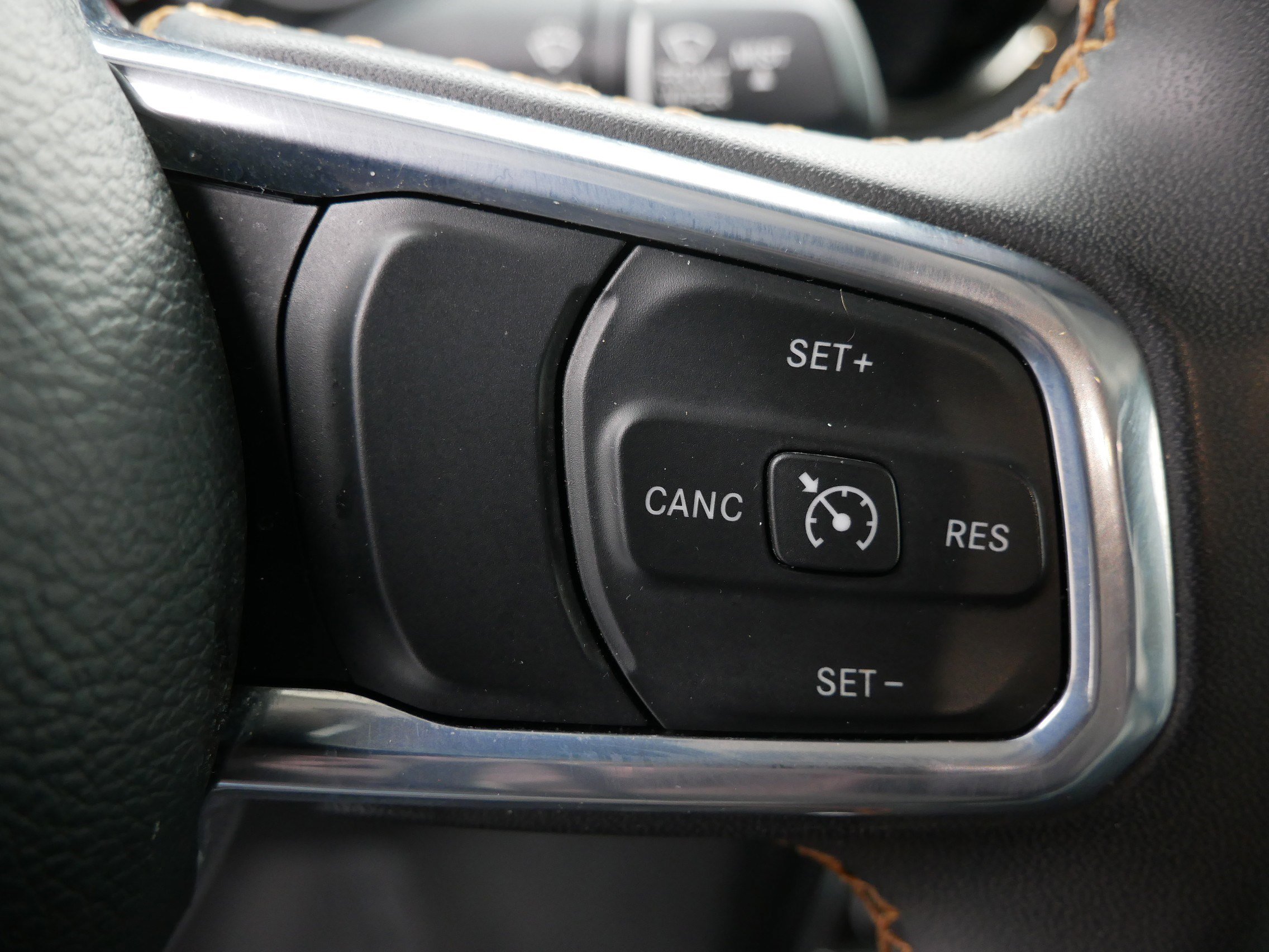 Used 2023 Jeep Gladiator Overland image 28