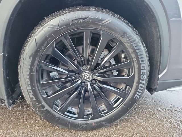 Used 2024 Toyota Highlander XLE image 35
