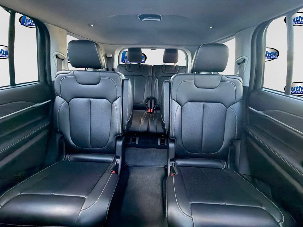 Used 2023 Jeep Grand Cherokee L Limited w/ Luxury Tech Group II AWD/4WD image 20