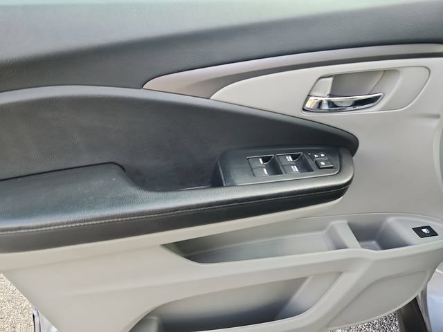 Used 2021 Honda Pilot LX image 12