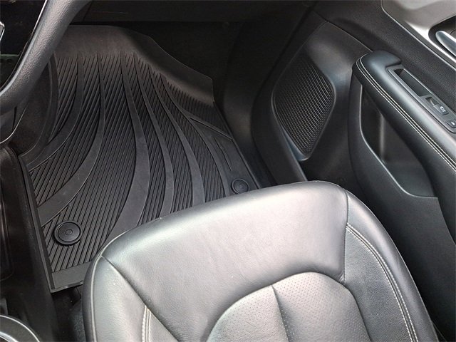 Used 2020 Chrysler Pacifica Touring-L image 29