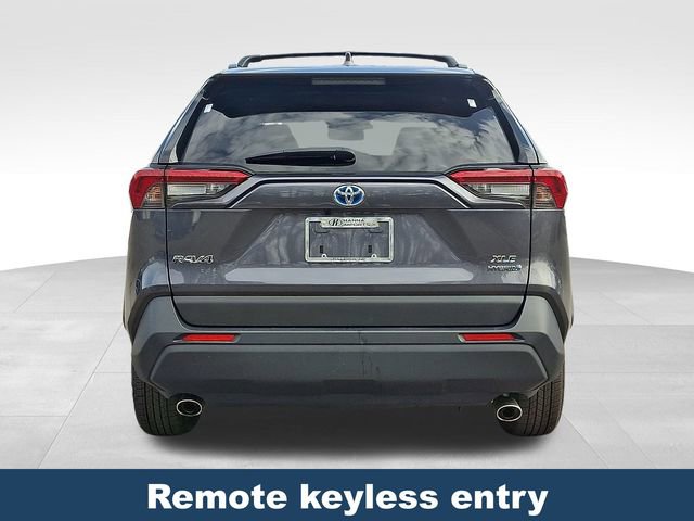 Used 2021 Toyota RAV4 XLE w/ Convenience Package image 6