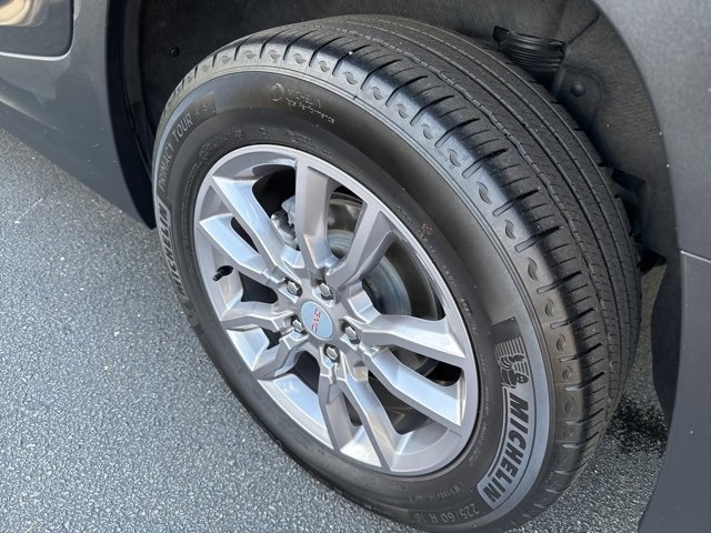 Used 2024 GMC Terrain SLT image 34