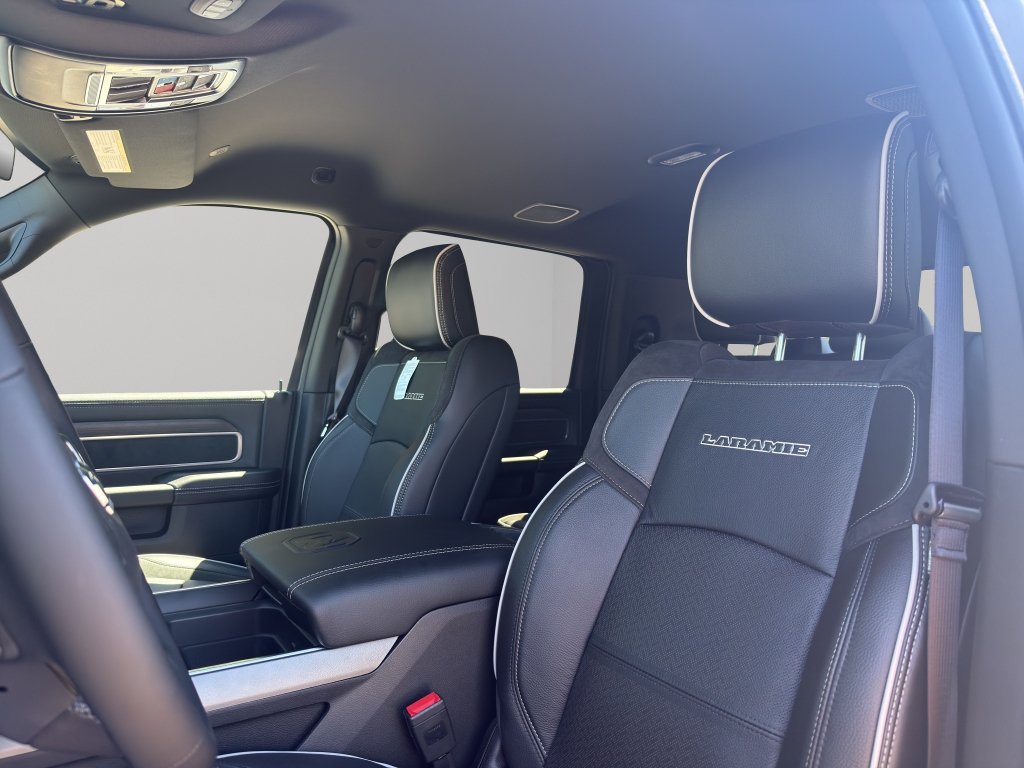 New 2026 RAM 2500 Laramie AWD/4WD image 4