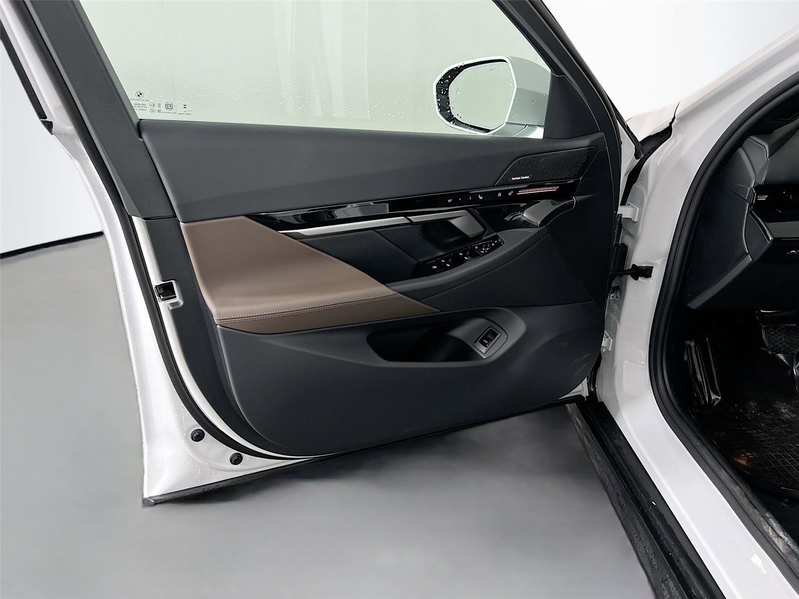 Used 2026 BMW 530i xDrive image 15