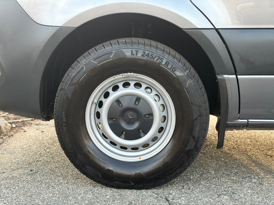 Used 2023 Mercedes-Benz Sprinter 2500 image 33