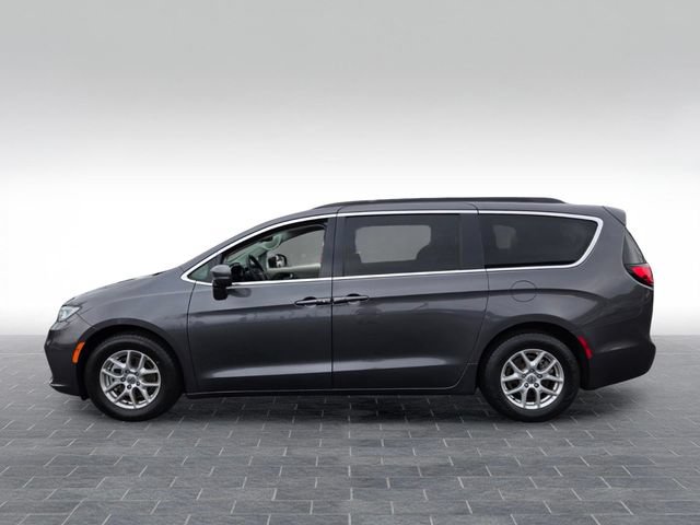Used 2022 Chrysler Pacifica Touring-L FWD image 6