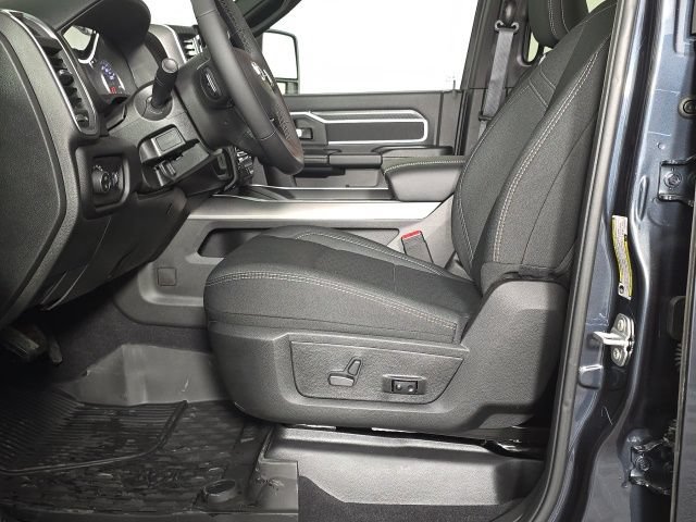 New 2026 RAM 3500 Big Horn AWD/4WD image 22