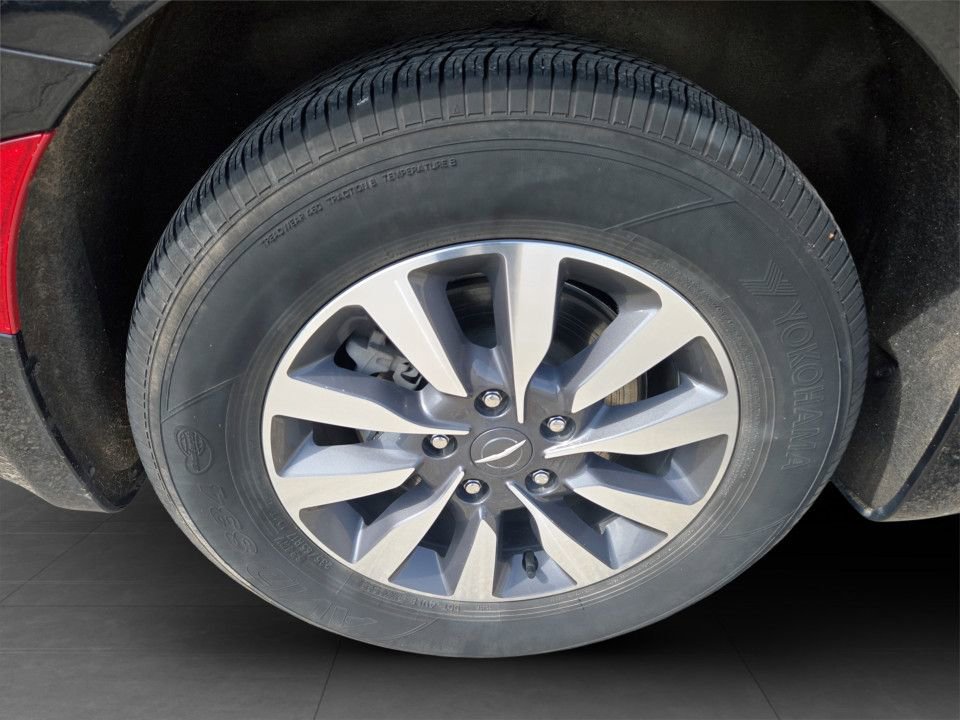 Used 2024 Chrysler Pacifica Limited FWD image 33