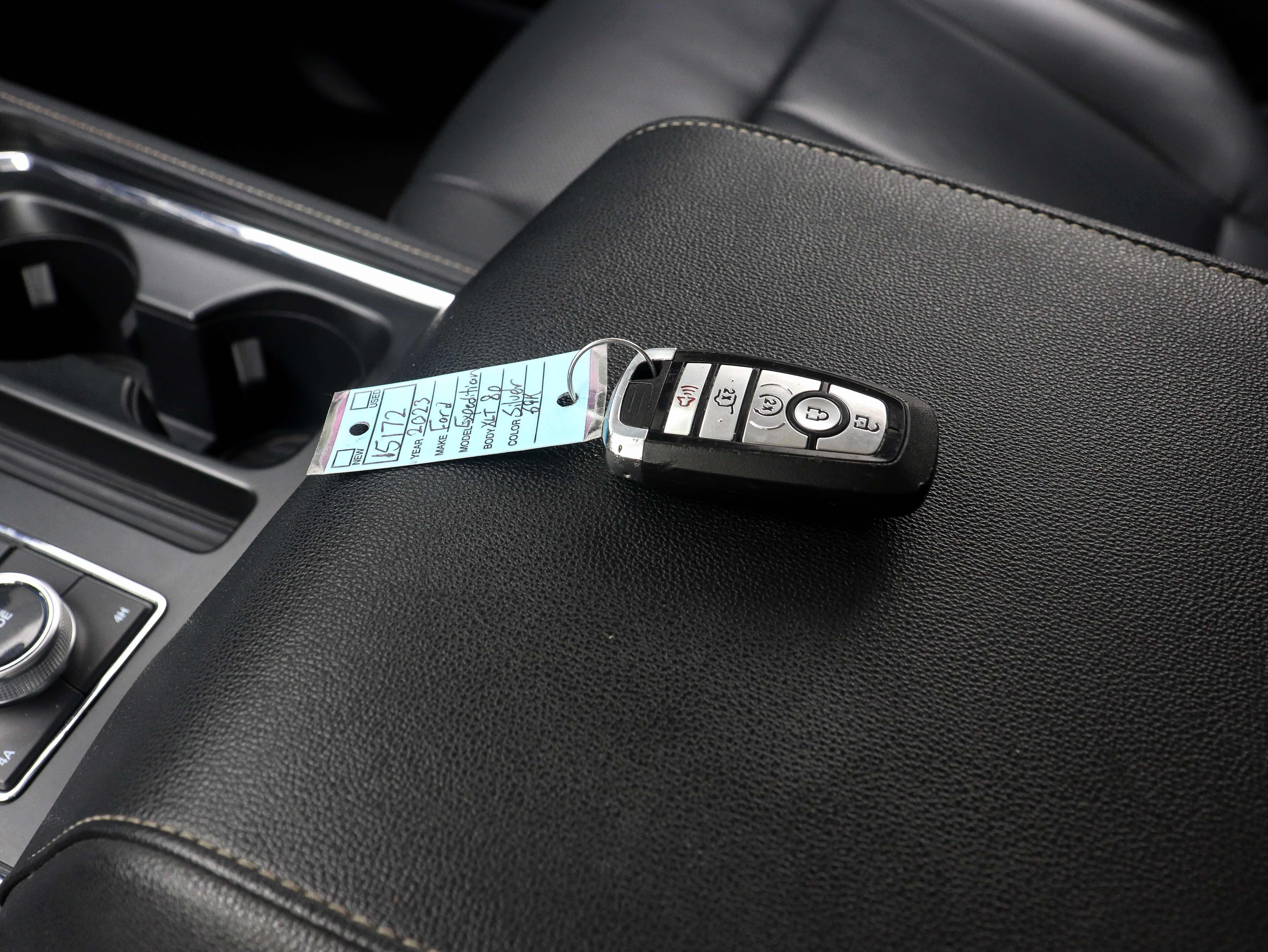 Used 2023 Ford Expedition Max XLT image 28