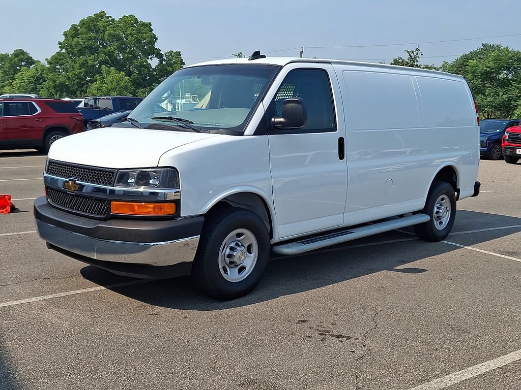Used 2024 Chevrolet Express 2500 w/ Driver Convenience Package RWD image 6