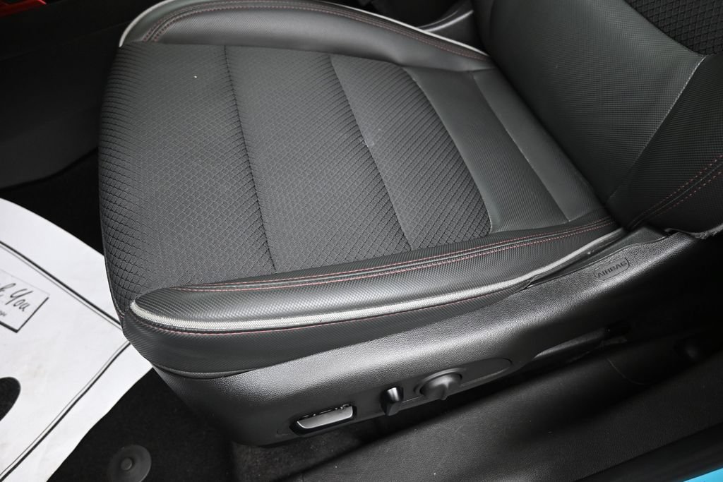 Used 2021 Chevrolet TrailBlazer RS FWD image 21