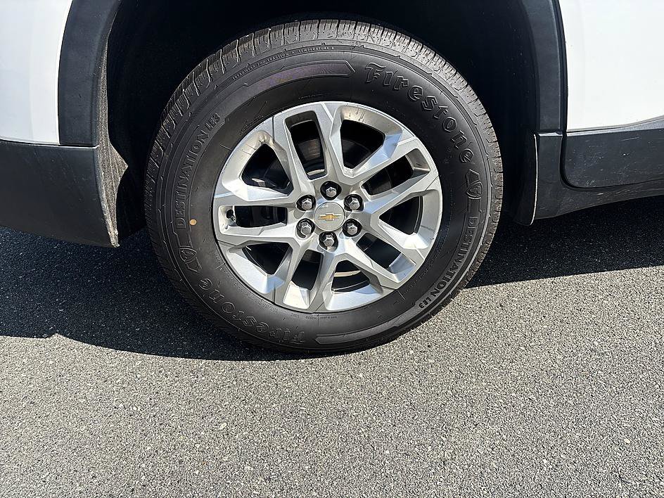 Used 2019 Chevrolet Traverse LT FWD image 12