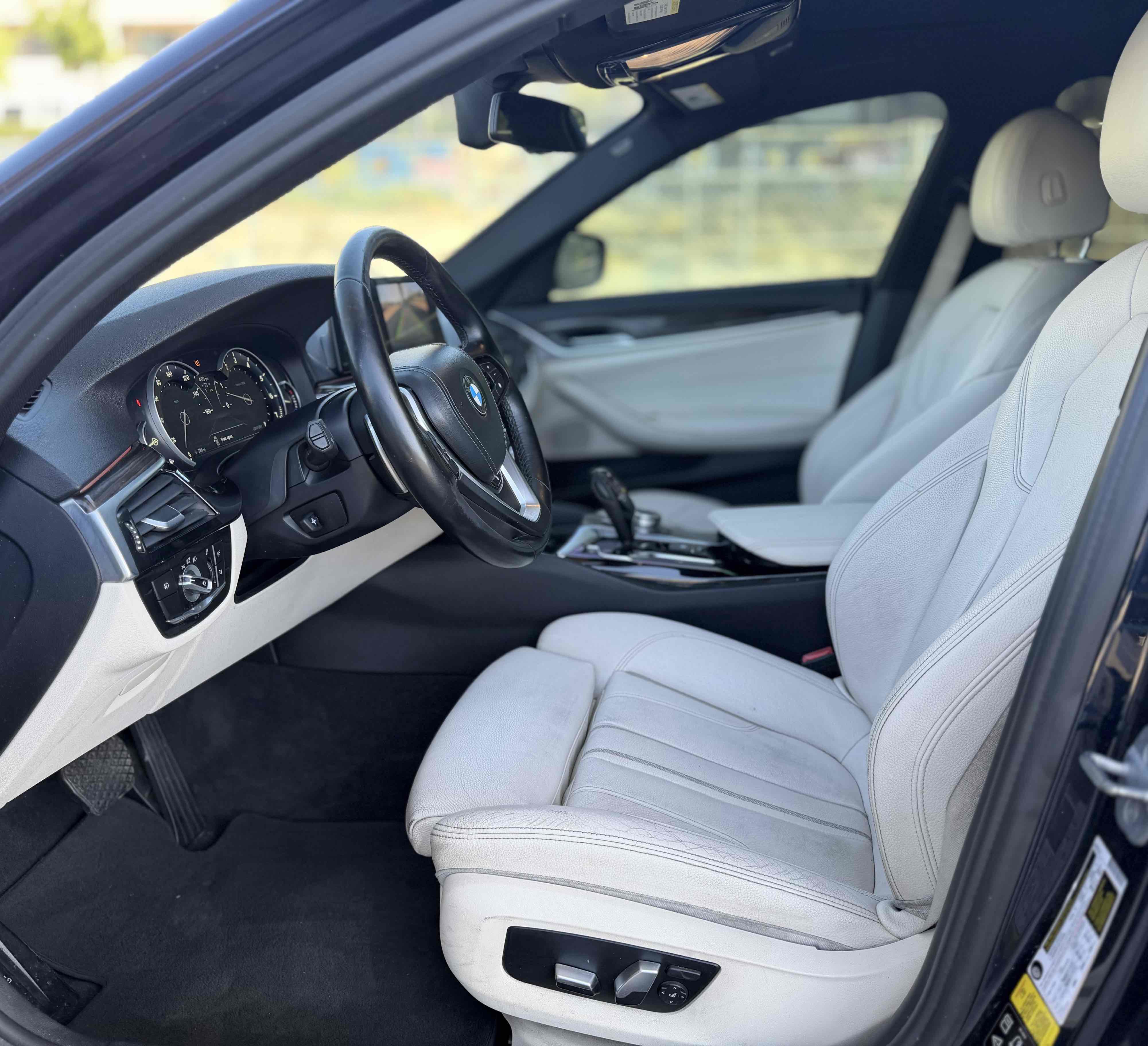 Used 2017 BMW 540i xDrive AWD/4WD image 21