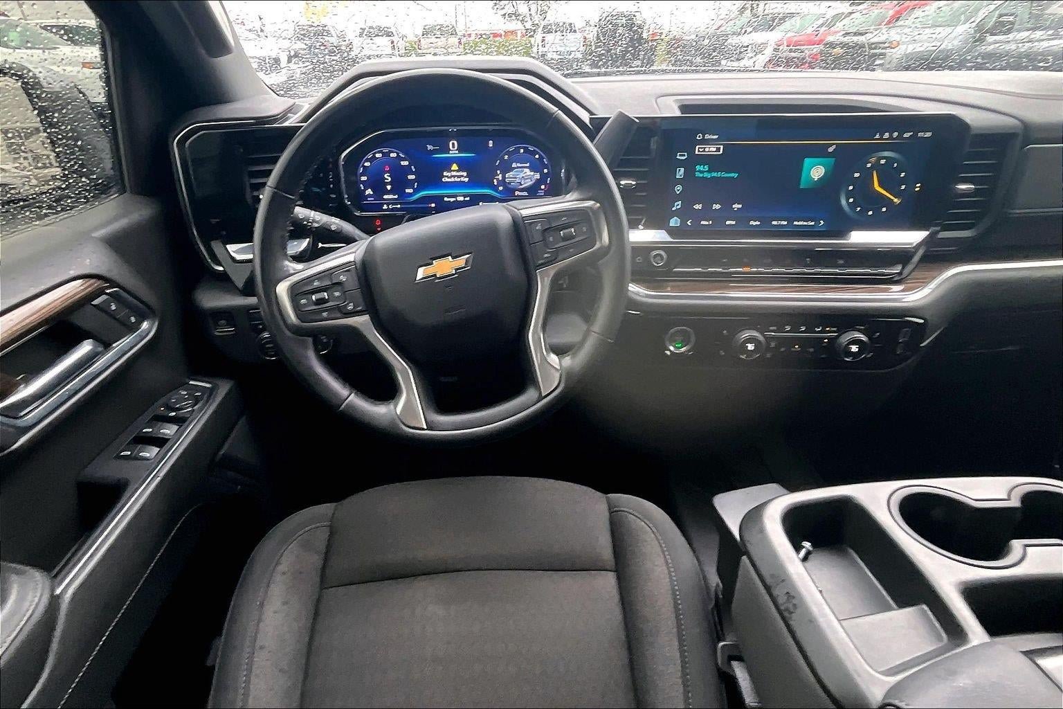 Used 2024 Chevrolet Silverado 1500 LT AWD/4WD image 5