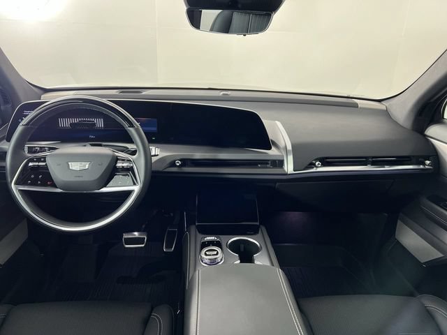 Certified 2026 Cadillac Vistiq Luxury w/ LPO, Floor Liner Package AWD/4WD image 20