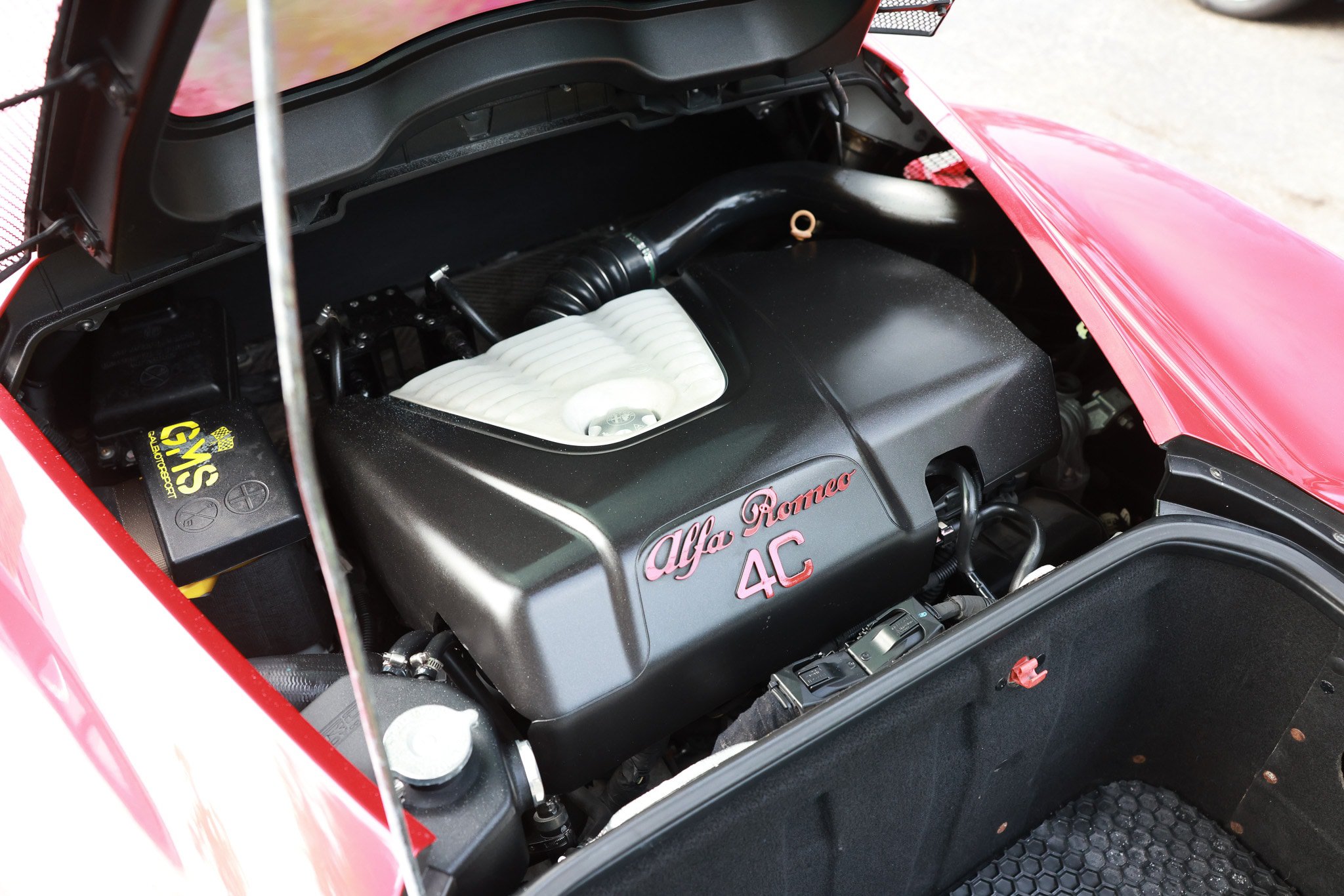 Used 2015 Alfa Romeo 4C Launch Edition w/ Convenience Group RWD image 50