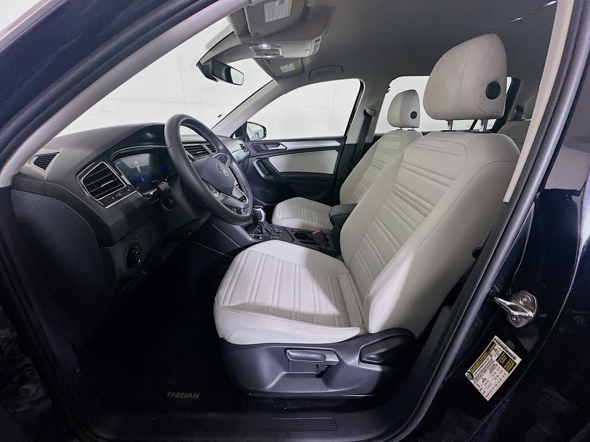 Used 2024 Volkswagen Tiguan S image 13