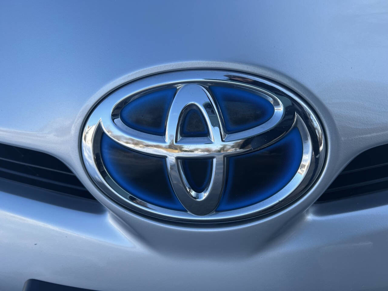 Used 2015 Toyota Prius Four w/ Deluxe Solar Roof Package image 40