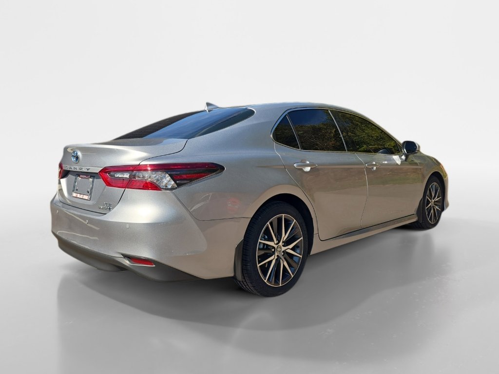 Used 2022 Toyota Camry XLE image 5