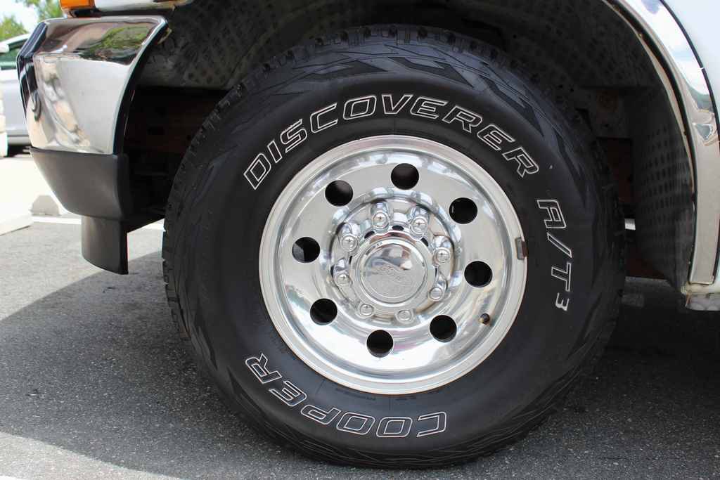Used 2001 Ford F250 Lariat RWD image 23