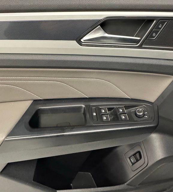 Used 2021 Volkswagen Atlas Cross Sport SEL R-Line image 23