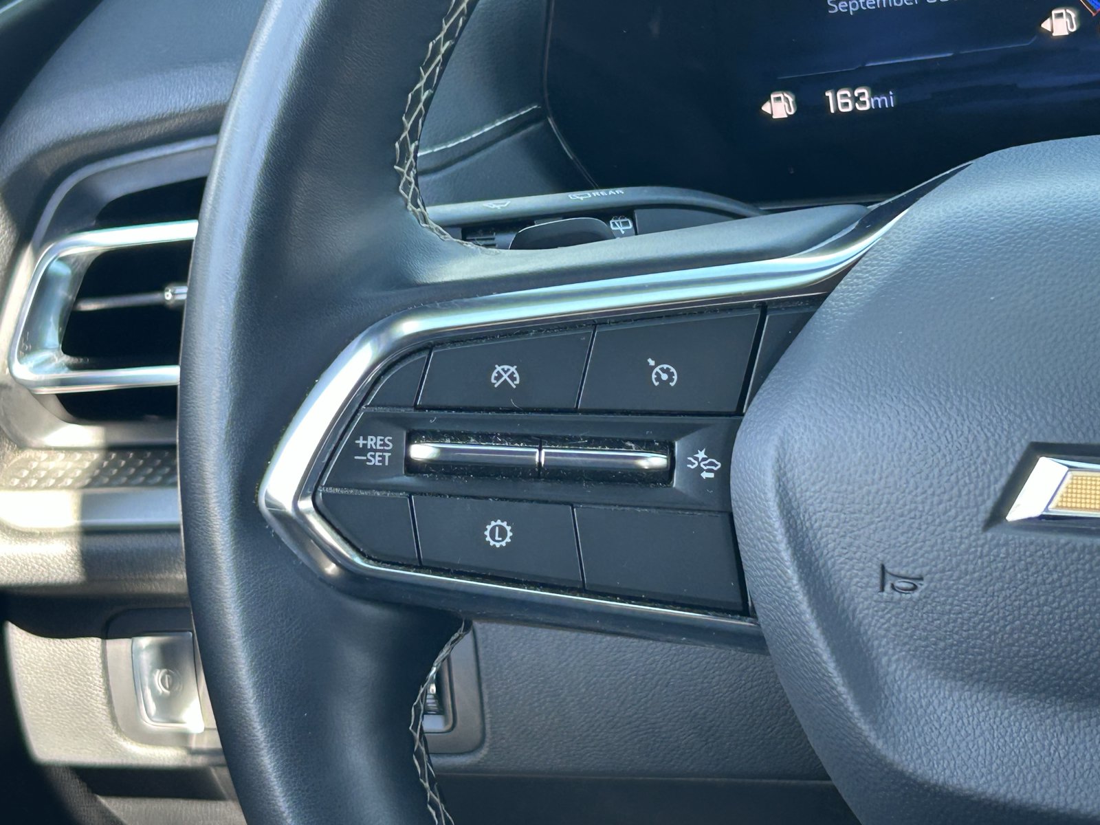 Certified 2025 Chevrolet Traverse LT FWD image 25