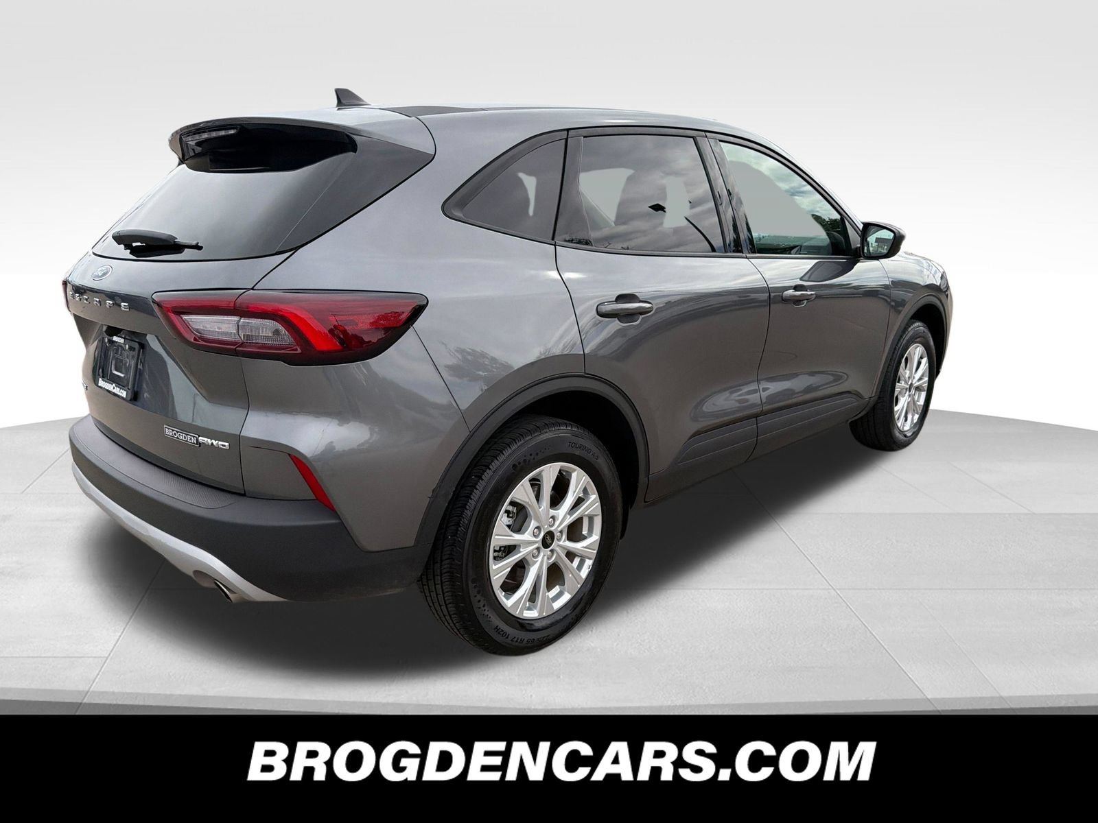 Used 2025 Ford Escape Active AWD/4WD image 3