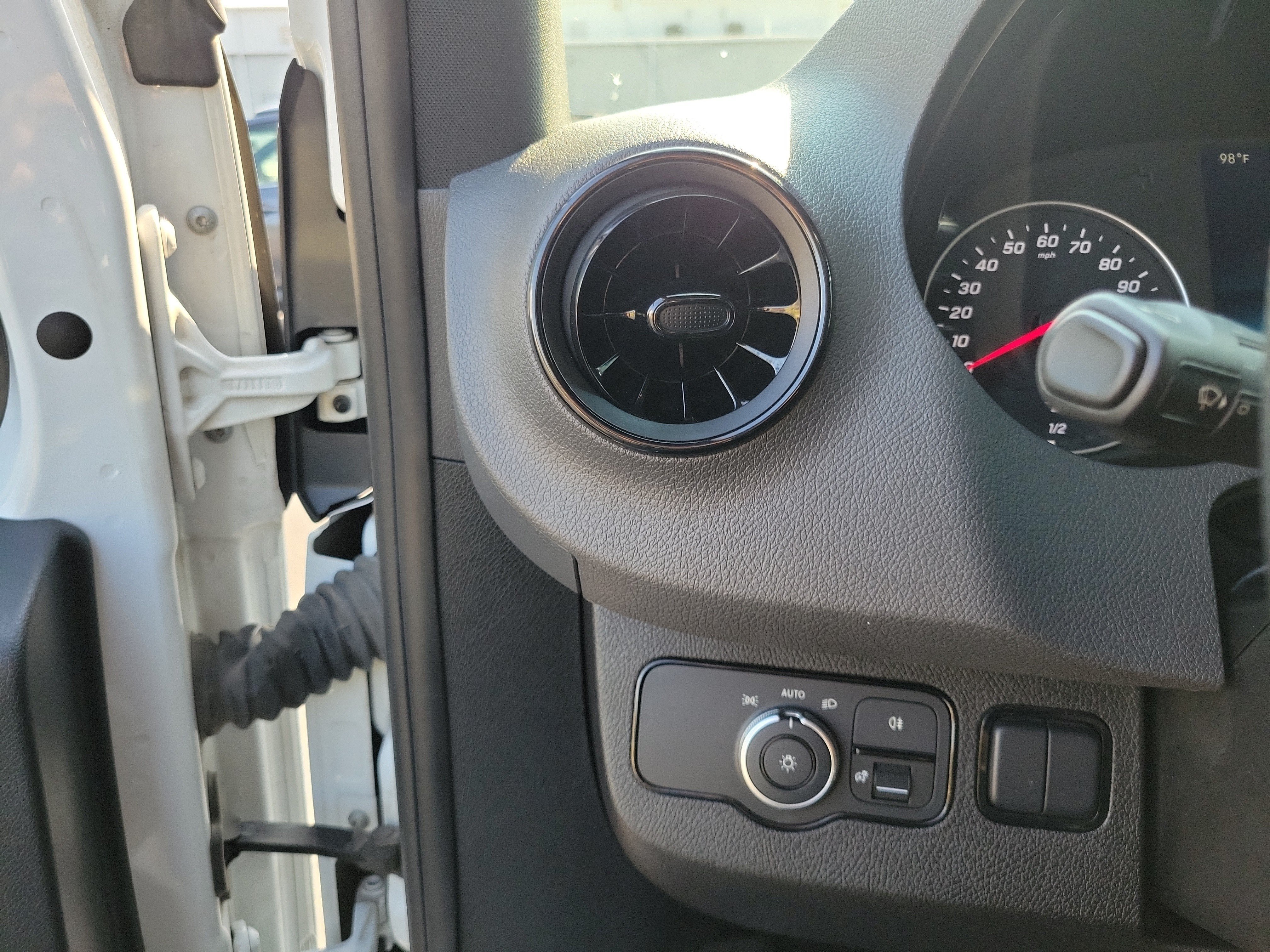 Used 2024 Mercedes-Benz Sprinter 2500 image 23
