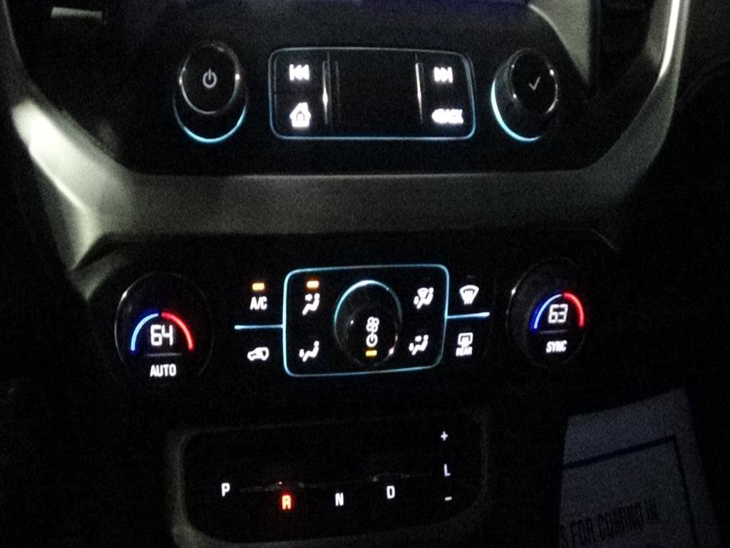 Used 2023 GMC Acadia SLE FWD image 25