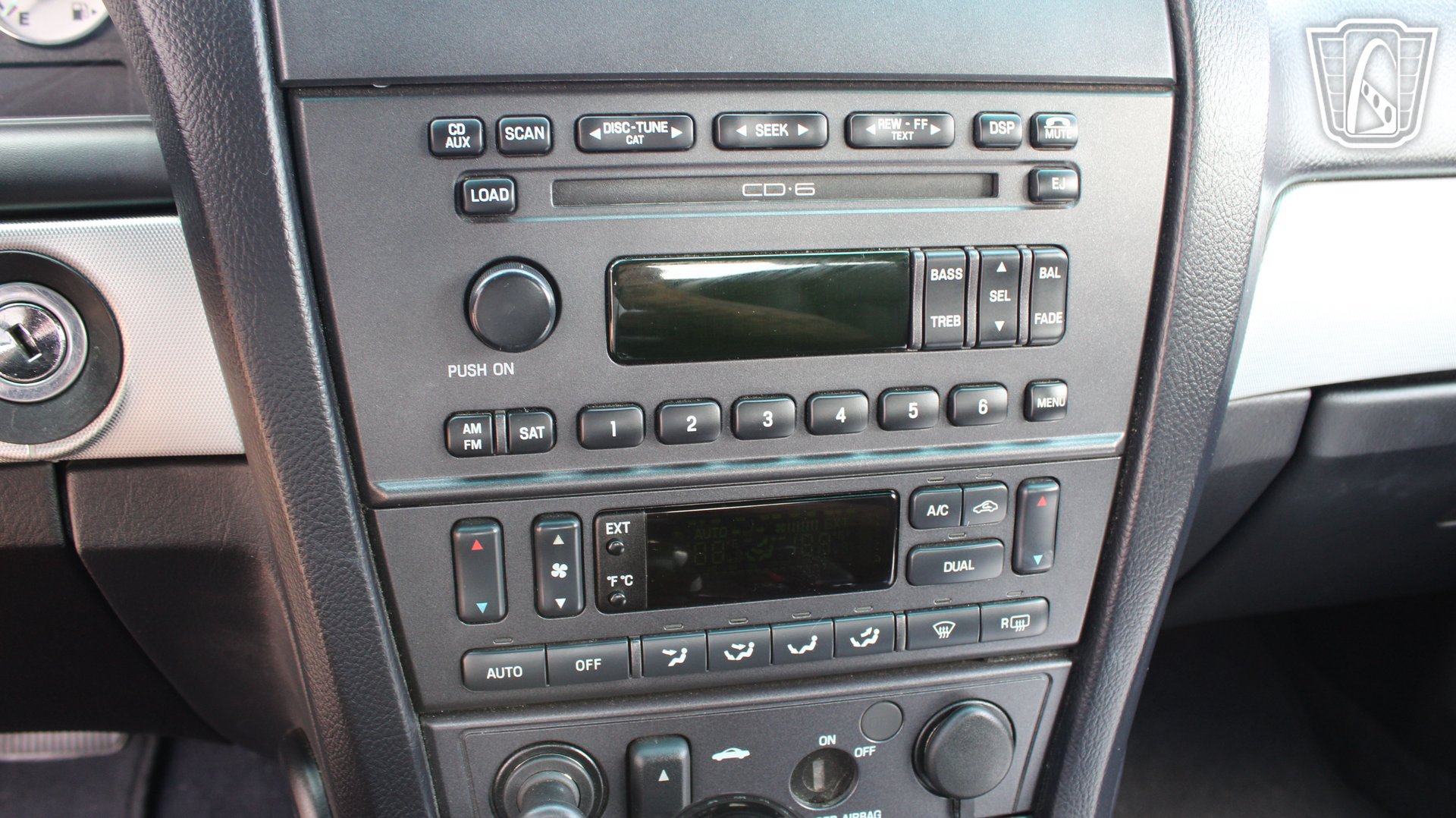Used 2005 Ford Thunderbird RWD image 13