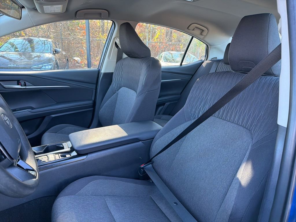 Used 2025 Toyota Camry LE image 15