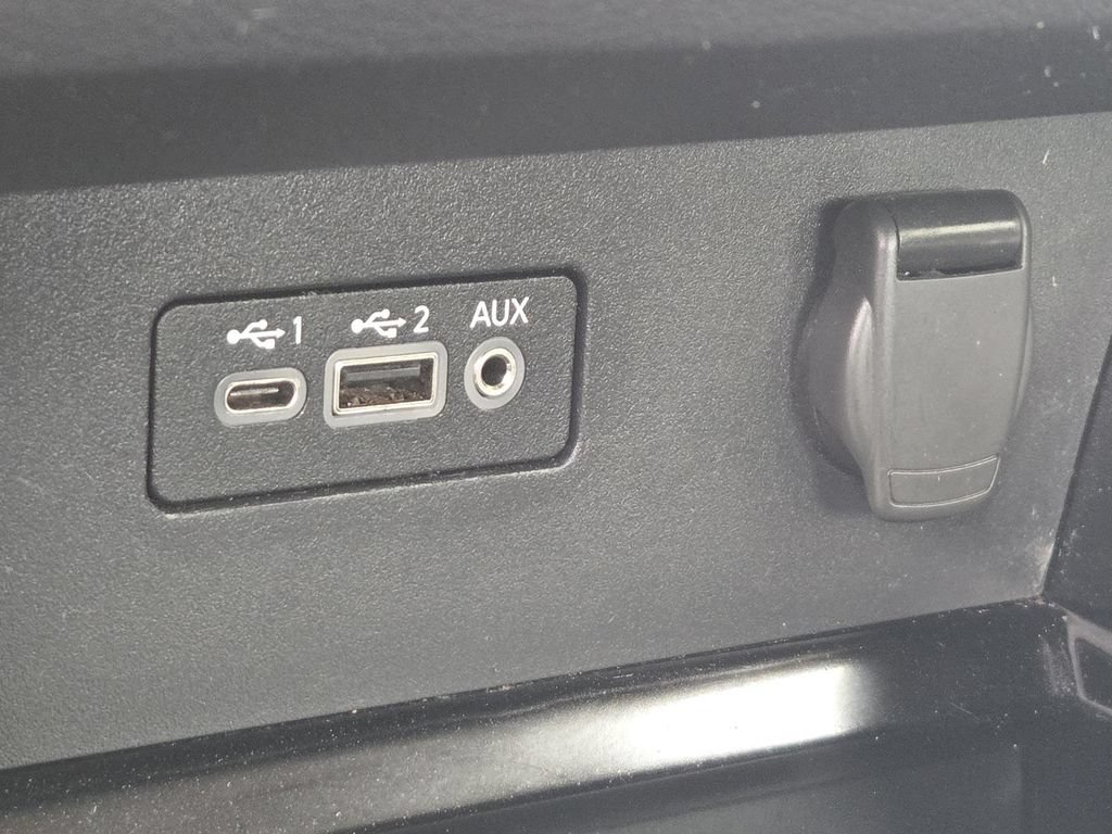 Used 2023 Nissan Altima 2.5 SV FWD image 4