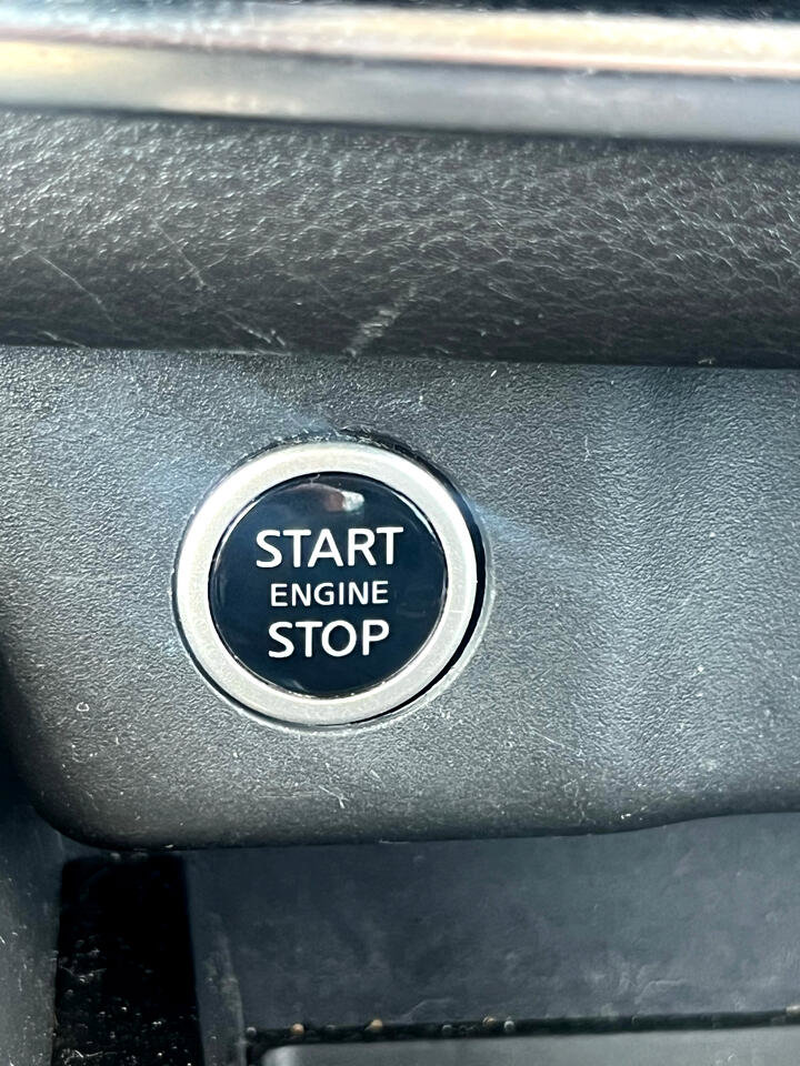 Used 2023 Nissan Rogue S image 16