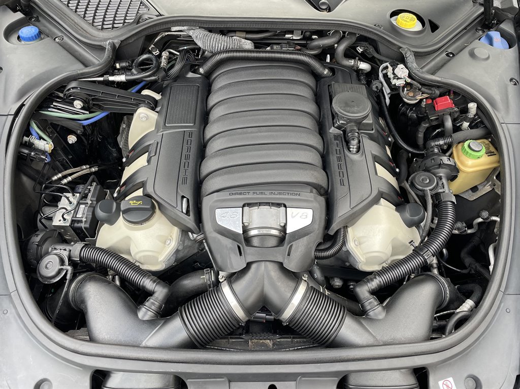 Used 2015 Porsche Panamera GTS image 8