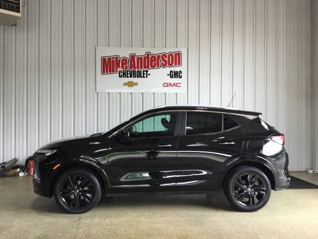 Used 2024 Buick Encore GX Sport Touring AWD/4WD image 2