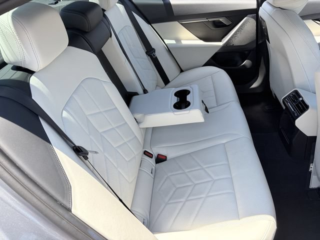 Used 2025 BMW 530i RWD image 15