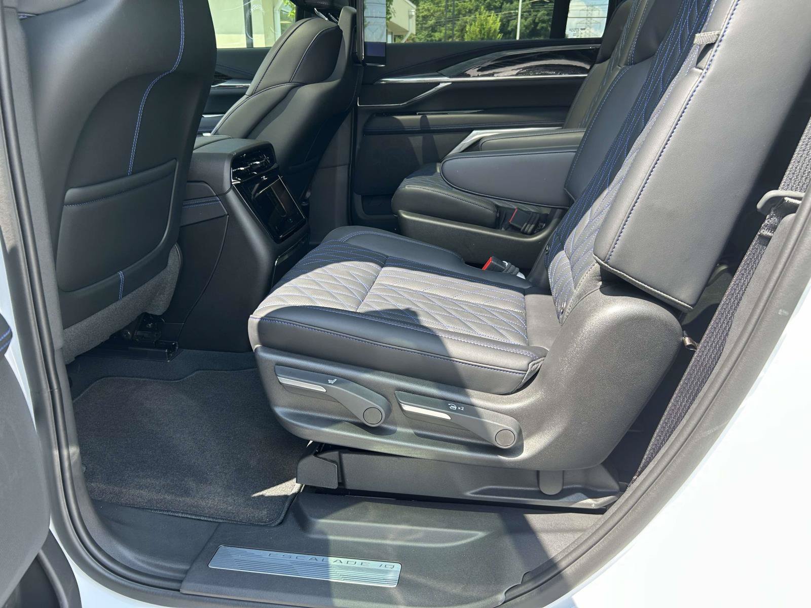 New 2026 Cadillac Escalade IQL Sport 1 AWD/4WD image 14