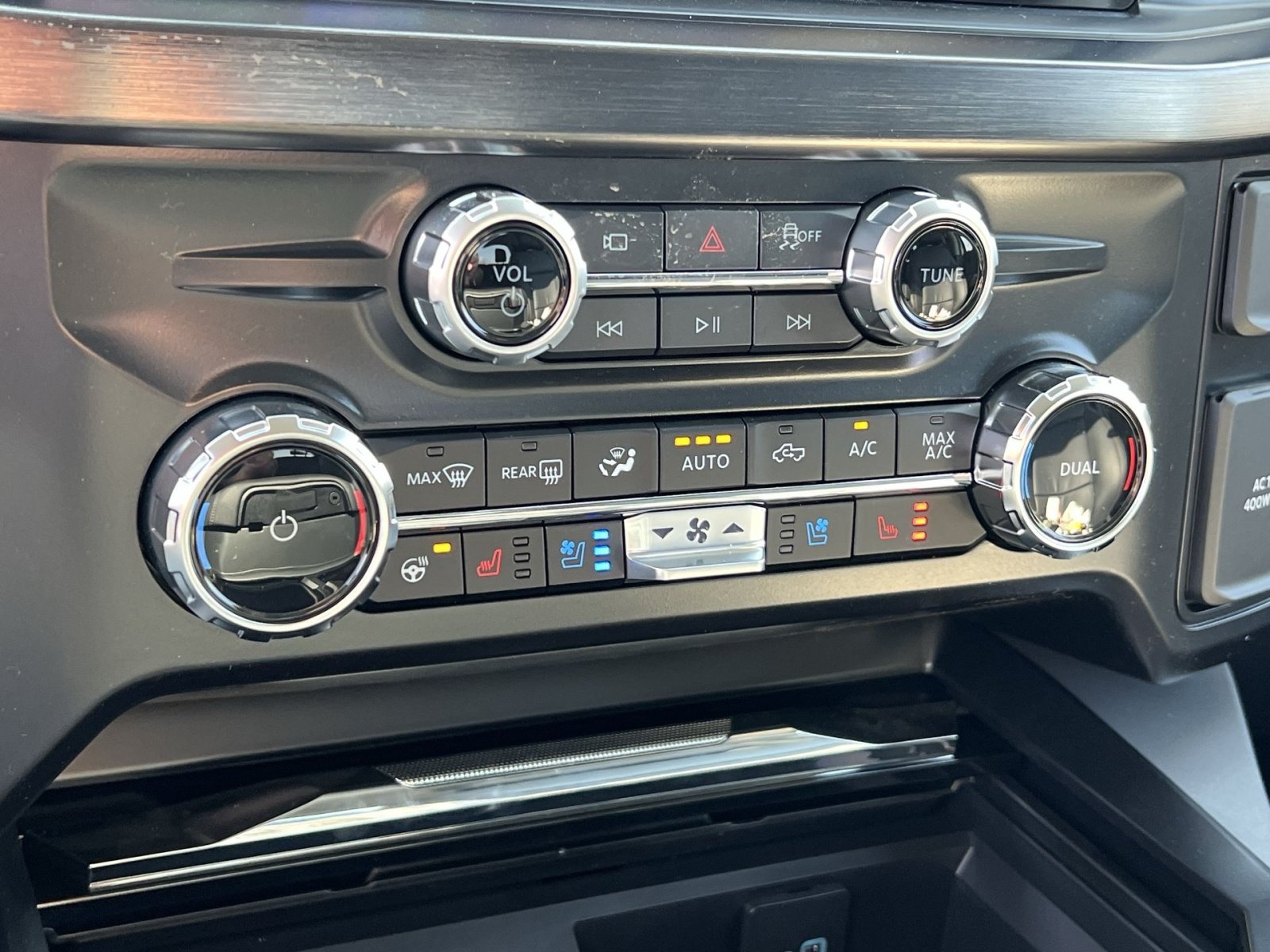 New 2026 Ford F350 Lariat AWD/4WD image 21