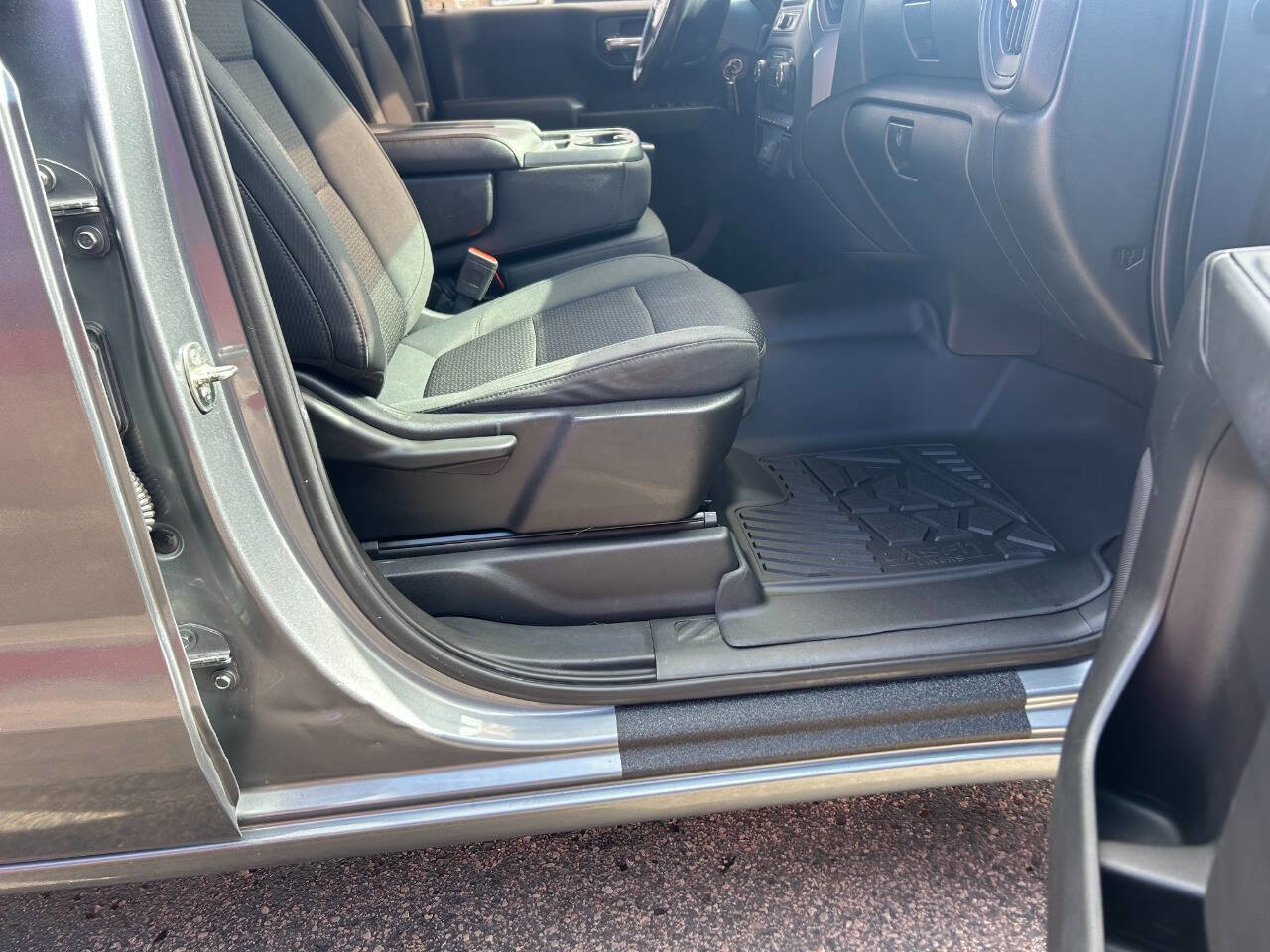 Used 2019 Chevrolet Silverado 1500 Custom Trail Boss w/ Custom Convenience Package image 25