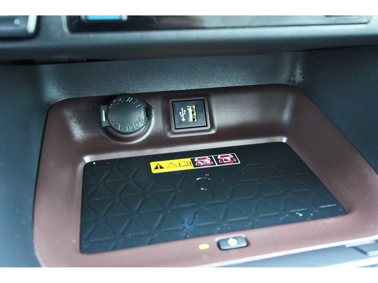 Used 2025 Toyota RAV4 Limited w/ Advanced Technology Package AWD/4WD image 29