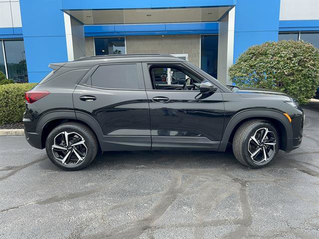 Used 2023 Chevrolet TrailBlazer RS w/ Sun and Liftgate Package FWD image 8