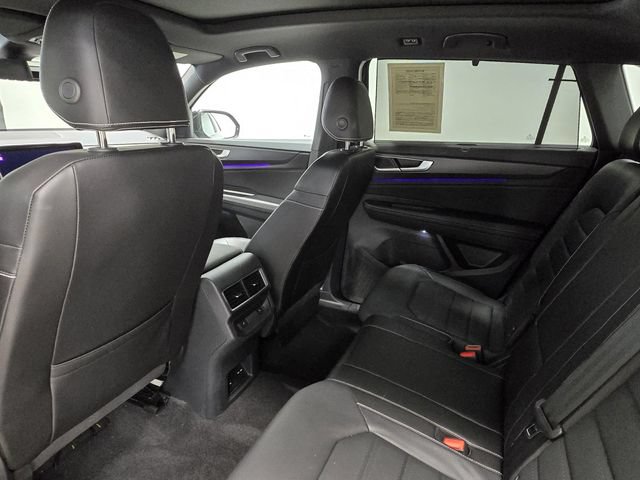 Used 2024 Volkswagen Atlas Cross Sport SEL R-Line AWD/4WD image 11
