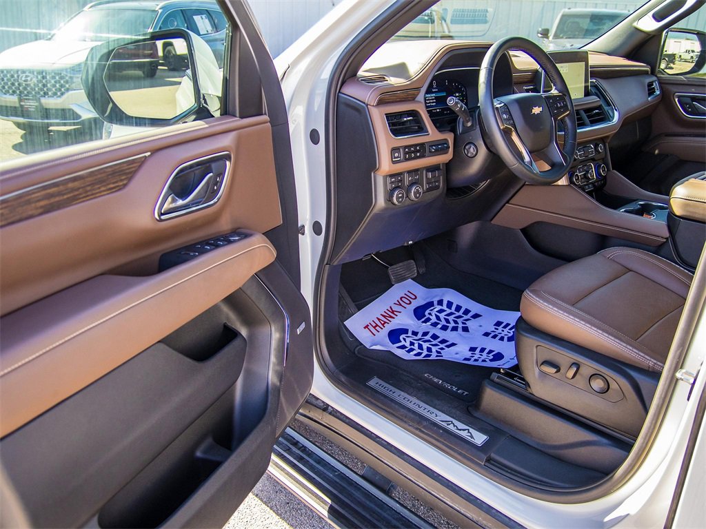Used 2024 Chevrolet Suburban High Country image 32