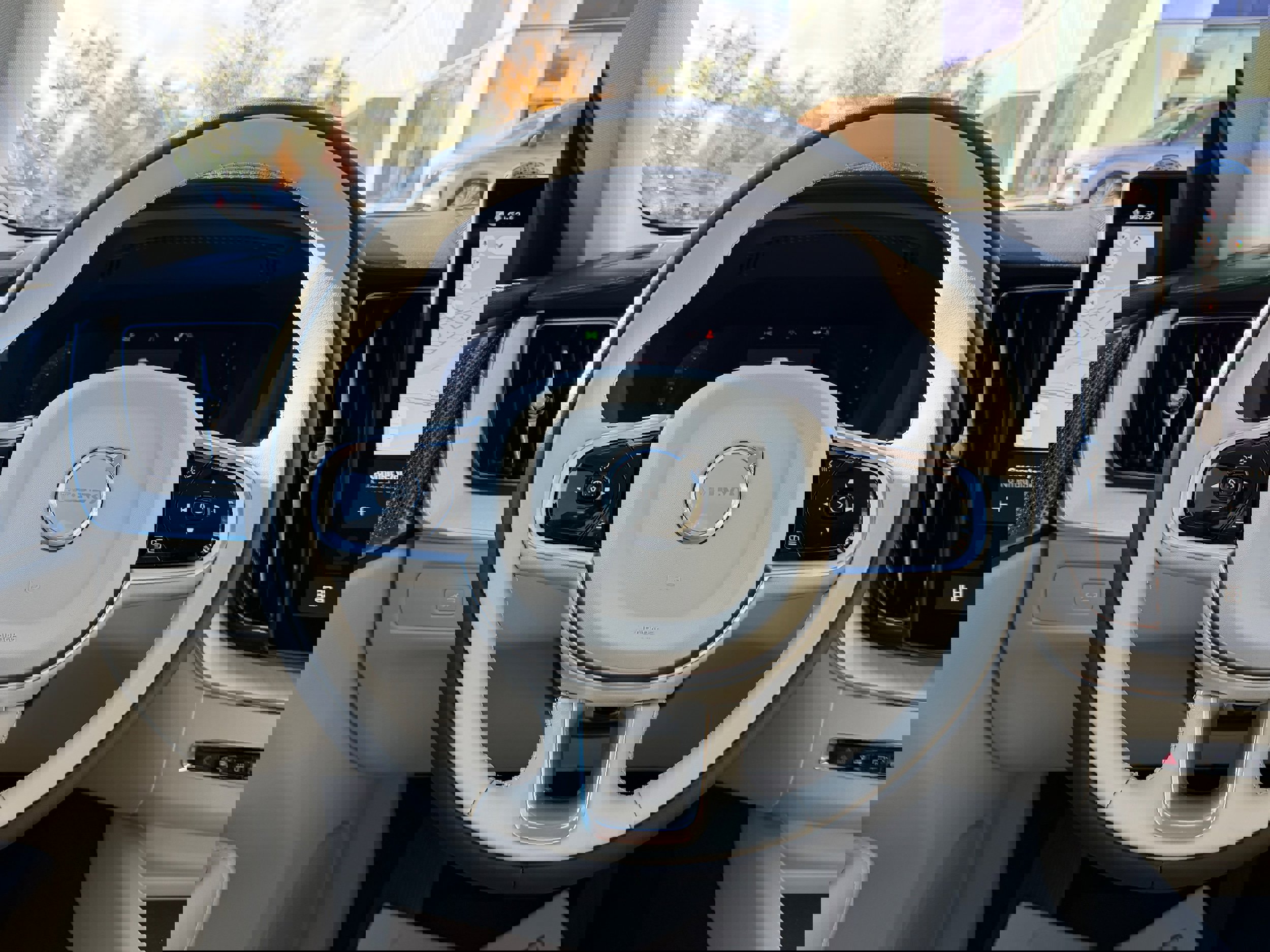 New 2026 Volvo XC60 B5 Ultra w/ Protection Package Premier AWD/4WD image 14