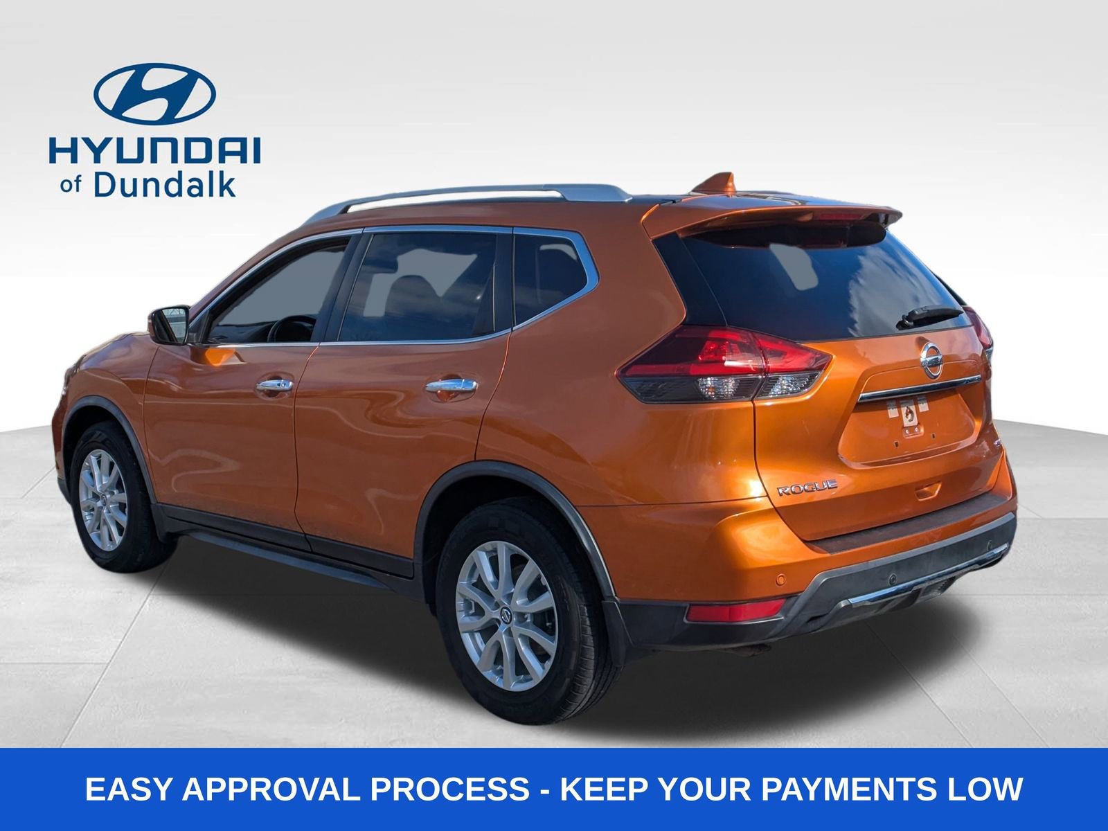 Used 2019 Nissan Rogue SV image 3